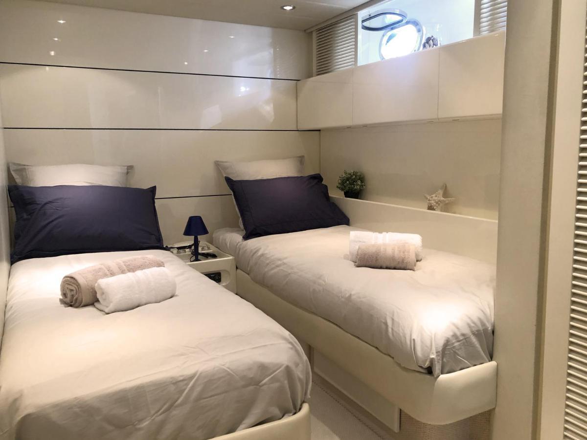 Home Sweet Boat - Chambres D'Hotes Empuriabrava Esterno foto