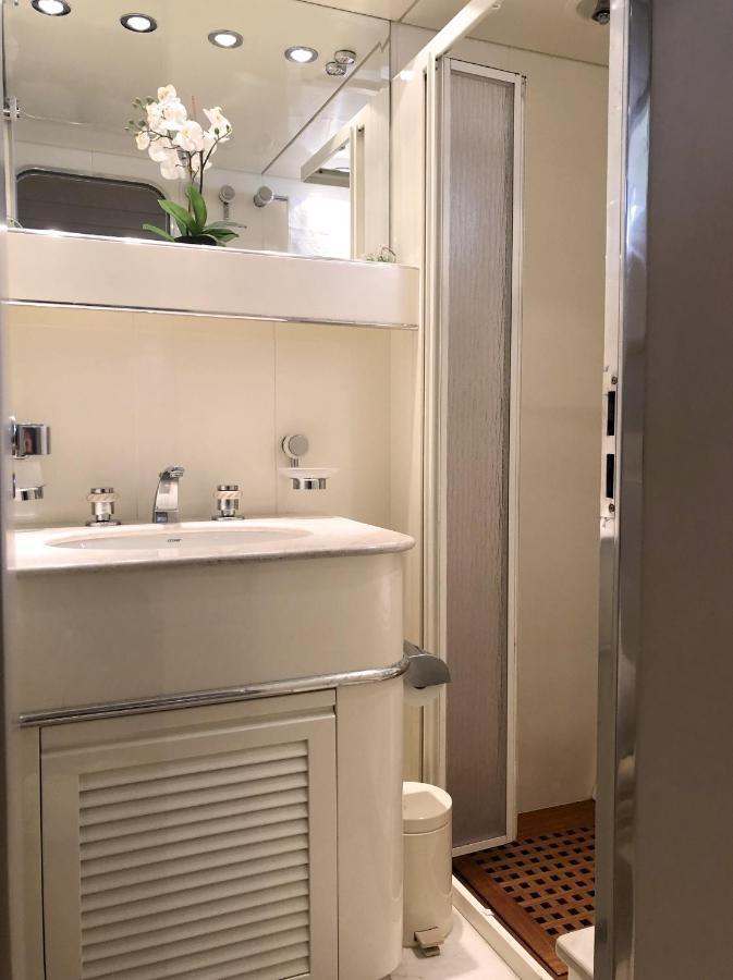 Home Sweet Boat - Chambres D'Hotes Empuriabrava Esterno foto